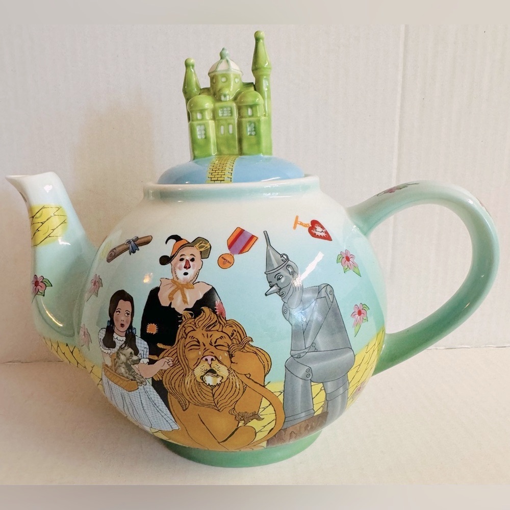 Vtg Cardew Design 2004 Wizard Of Oz with Emerald City Lid.Porcelain teapot